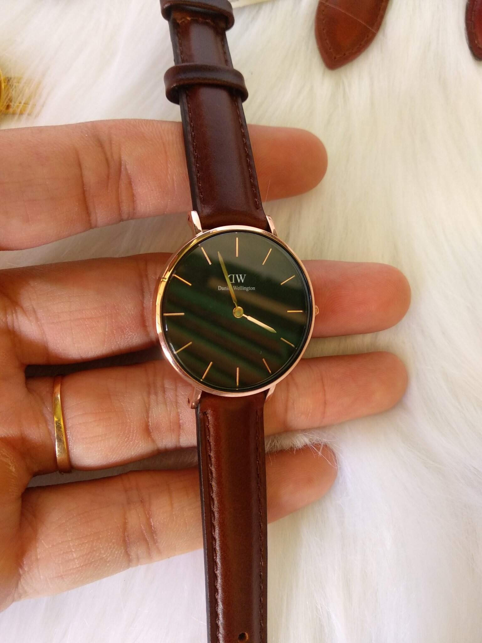 Đồng hồ DW Ultra Thin phong cách tối giản tại Bình Dương
