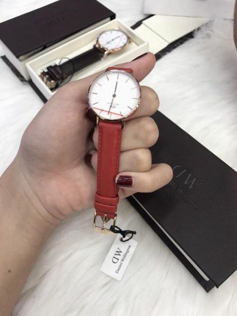 Đồng Hồ DW Dây Đỏ: Biểu Tượng Cá Tính và Phong Cách Nổi Bật