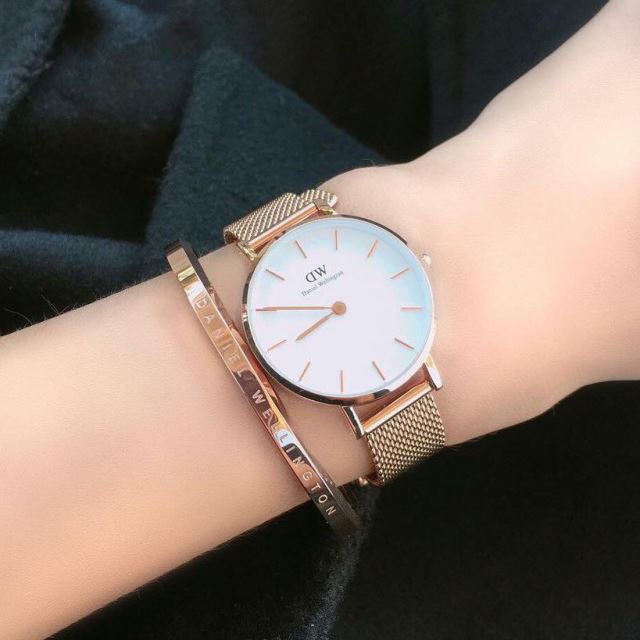 Đồng Hồ DW Vàng Hồng: Biểu Tượng Của Sự Thanh Lịch Vượt Thời Gian Đồng Hồ DW Vàng Hồng: Biểu Tượng Của Sự Thanh Lịch Vượt Thời Gian