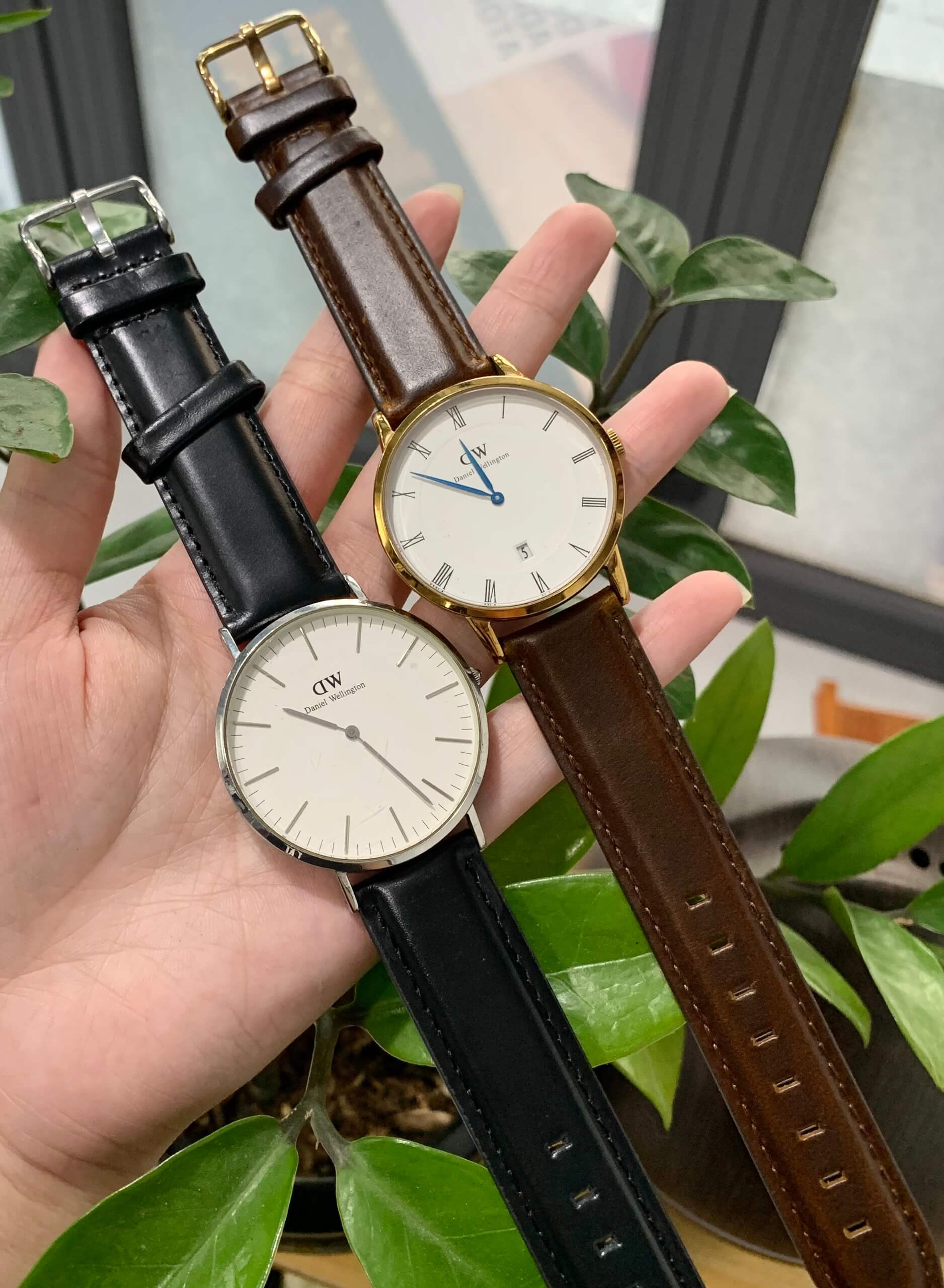 Đồng hồ DW mẫu mã mới nhất với dây da cao cấp, có thể xuất hiện trong các đợt đồng hồ DW sale cuối năm.
