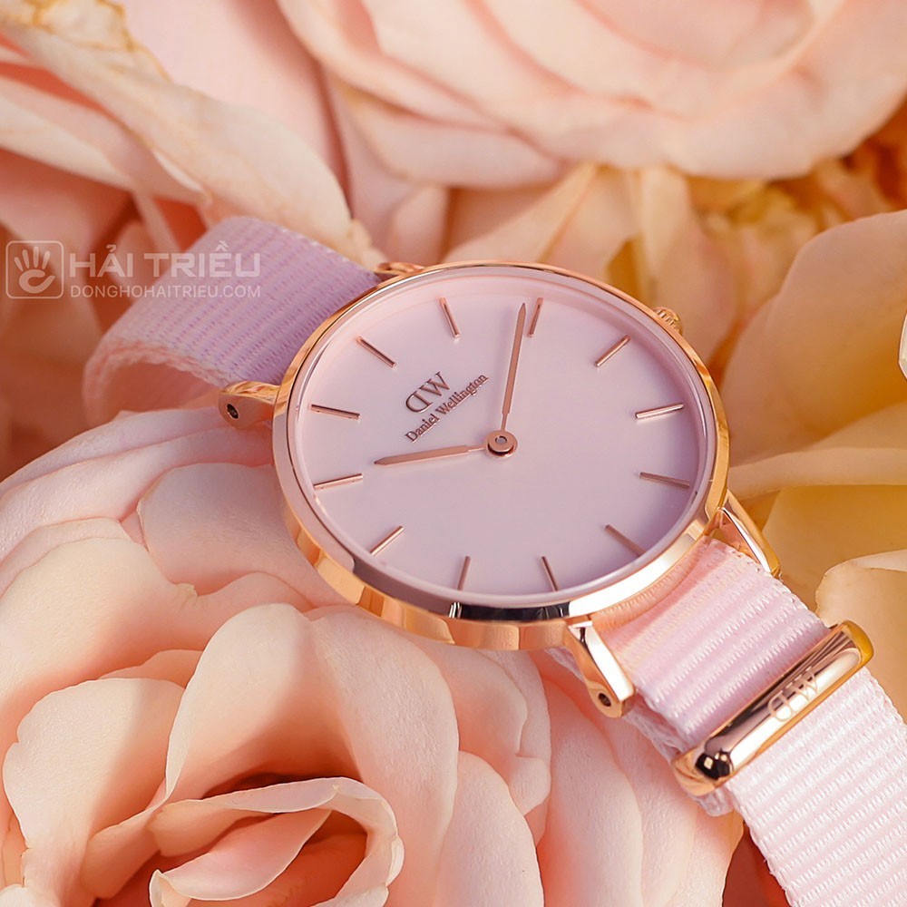 Đồng Hồ Daniel Wellington "18 Hoa Hồng": Biểu Tượng Của Sự Tối Giản và Lãng Mạn