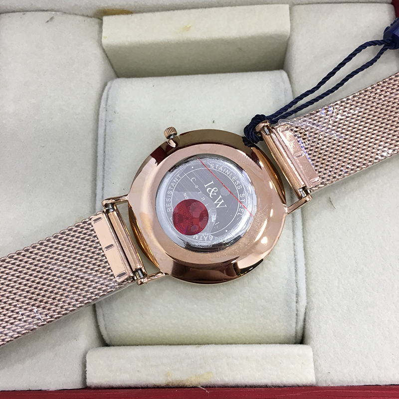 Đồng Hồ DW Tigold Trần Vỹ: Biểu Tượng Phong Cách Độc Đáo Của Daniel Wellington Đồng Hồ DW Tigold Trần Vỹ: Biểu Tượng Phong Cách Độc Đáo Của Daniel Wellington