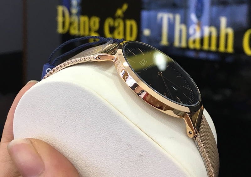 Đồng Hồ DW Tigold Trần Vỹ: Biểu Tượng Phong Cách Độc Đáo Của Daniel Wellington Đồng Hồ DW Tigold Trần Vỹ: Biểu Tượng Phong Cách Độc Đáo Của Daniel Wellington