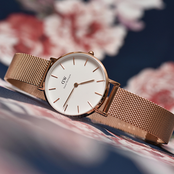 Hướng Dẫn Toàn Diện Khi Cần Bán Đồng Hồ Daniel Wellington Cũ: Định Giá, Kênh Bán & Lưu Ý An Toàn
