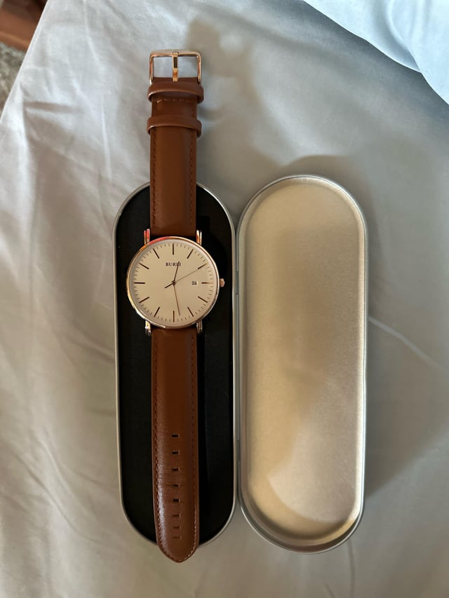 Sửa Đồng Hồ Daniel Wellington: Hướng Dẫn Toàn Diện Từ A Đến Z