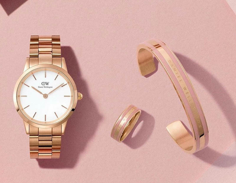 Đồng hồ DW Iconic, dòng đồng hồ DW bán chạy nhất với thiết kế dây kim loại bản lớn, mạnh mẽ và trưởng thành