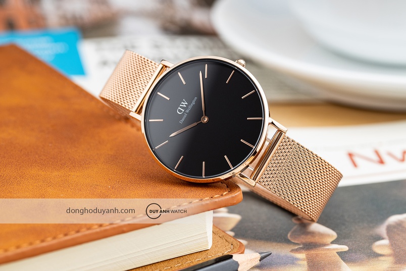 Cách Chỉnh Ngày Đồng Hồ Daniel Wellington (DW) Chuẩn Xác và An Toàn Từ A Đến Z
