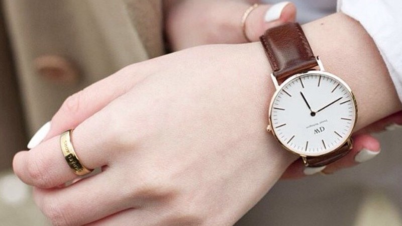 Đồng Hồ DW Size 36: Kích Thước Vàng Cho Phong Cách Tinh Tế Đồng Hồ DW Size 36: Kích Thước Vàng Cho Phong Cách Tinh Tế