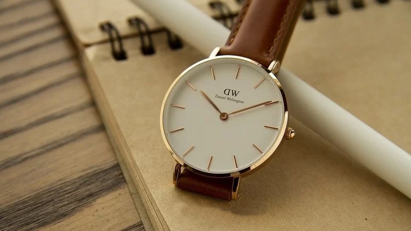 Đồng hồ DW size 32: Biểu tượng thanh lịch và tinh tế cho mọi cổ tay