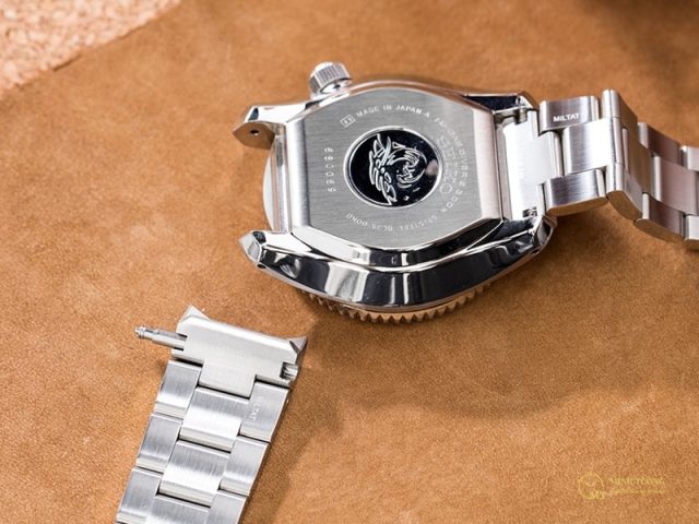 Cách Tháo Dây Đồng Hồ DW: Hướng Dẫn Chi Tiết Để Thay Dây & Làm Mới Phong Cách