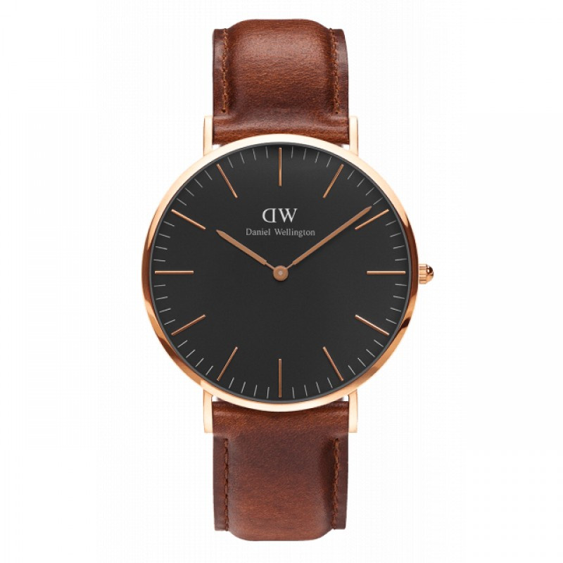 Đồng hồ Daniel Wellington DW00100124 mặt đen 40mm dây da St Mawes trên nền trắng