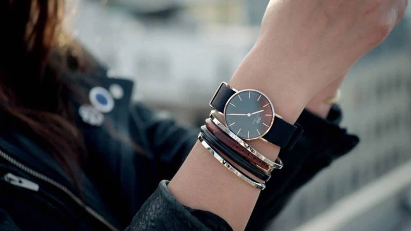 Đồng hồ DW mặt tròn, một lựa chọn phổ biến trong các mẫu đồng hồ DW bán chạy, dễ phối đồ