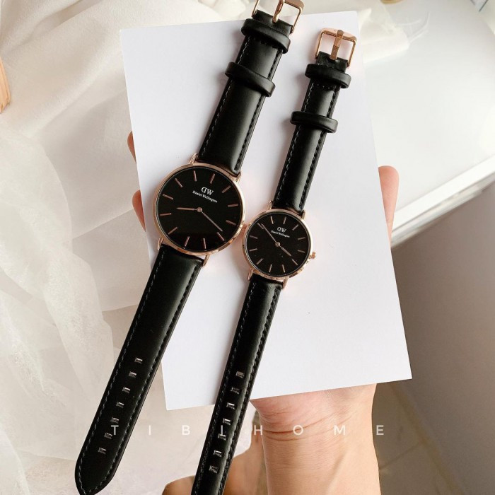 Cận cảnh mặt kính và vỏ đồng hồ replica DW