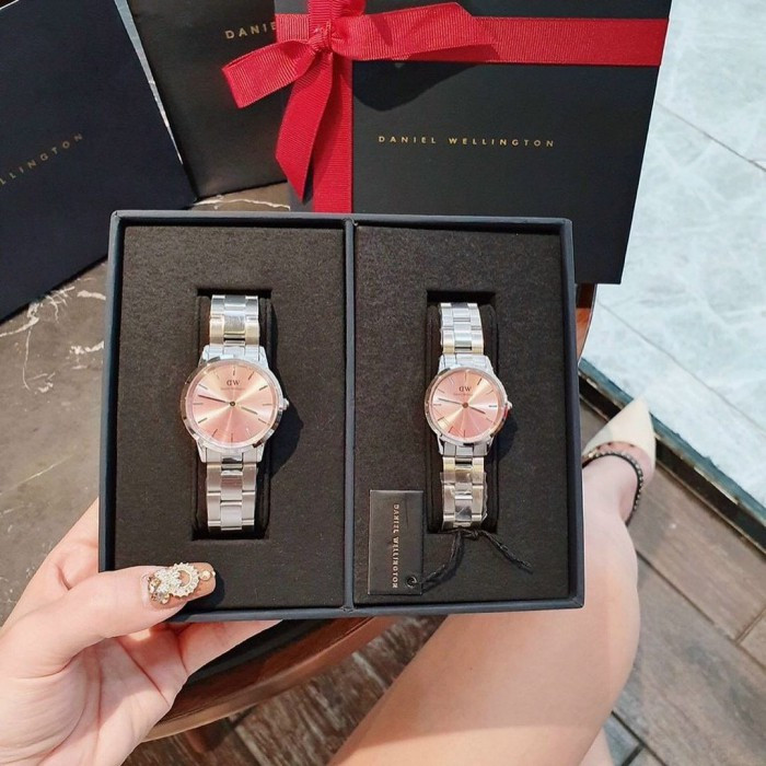 Phản hồi của người dùng về đồng hồ replica DW