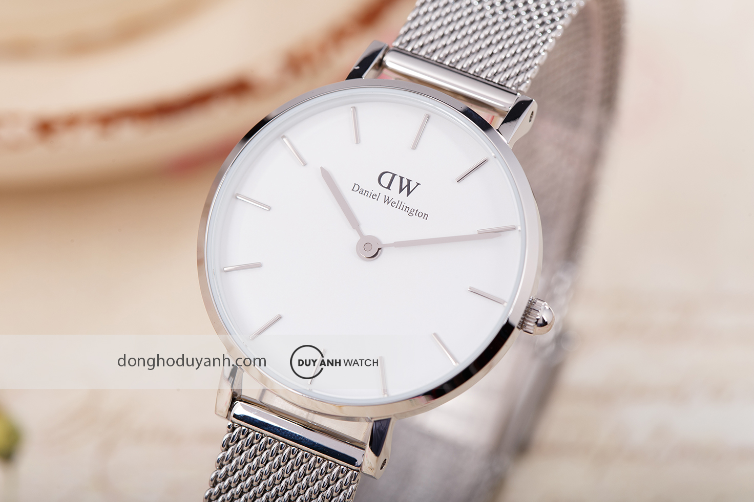 Đồng Hồ Daniel Wellington Chính Hãng Có Bị Vô Nước Không? Giải Mã Khả Năng Chống Nước Và Cách Bảo Quản Hiệu Quả