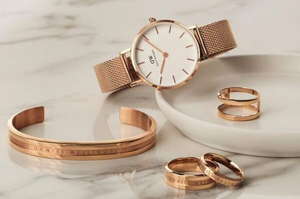 Các mẫu đồng hồ Daniel Wellington nữ giá rẻ phổ biến từ bộ sưu tập Classic và Petite