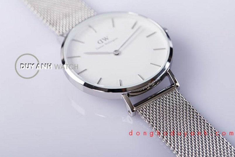Hướng Dẫn Toàn Diện Khi Cần Bán Đồng Hồ Daniel Wellington Cũ: Định Giá, Kênh Bán & Lưu Ý An Toàn