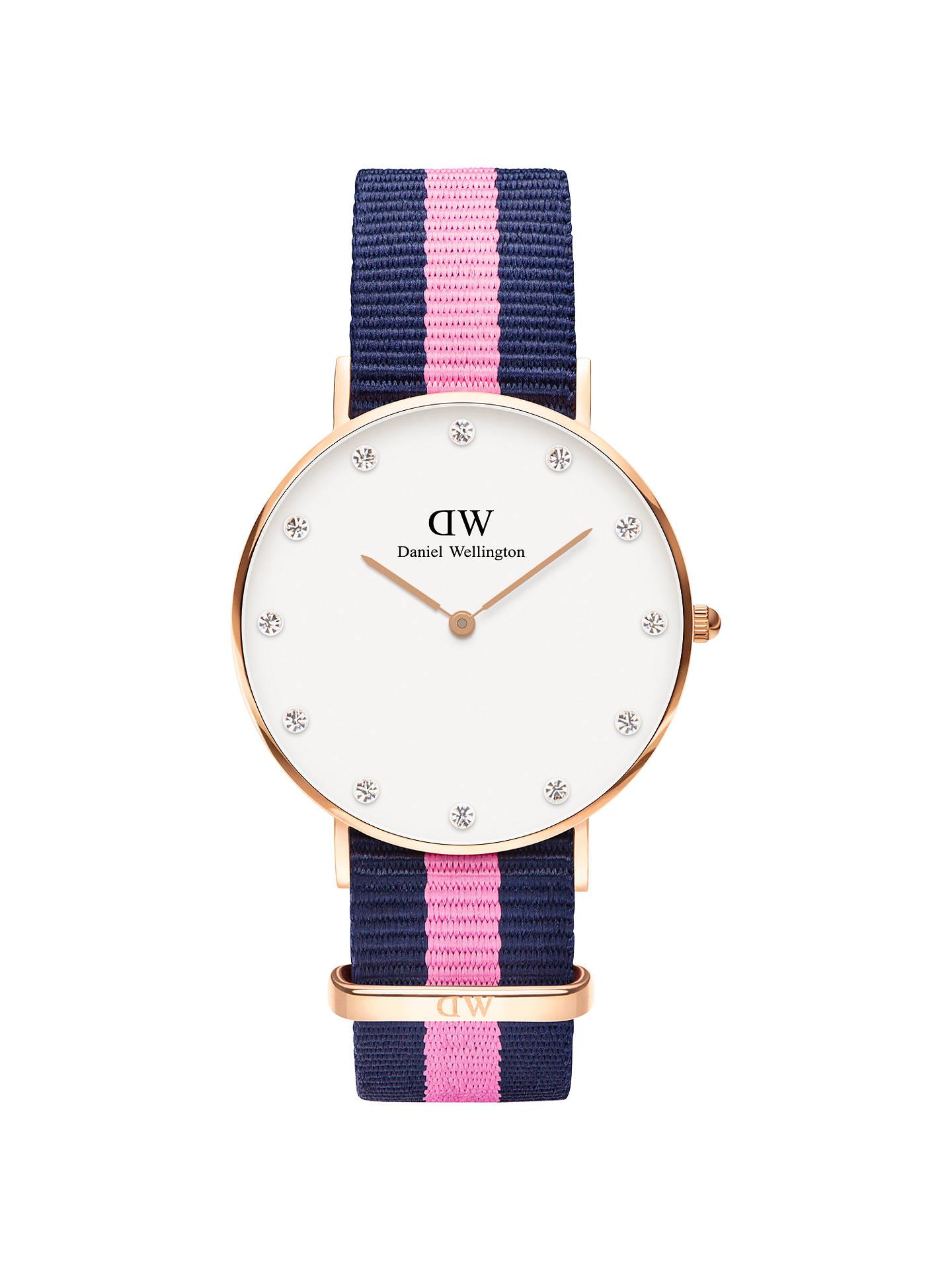 Đồng Hồ DW Dây Sọc: Biểu Tượng Thanh Lịch Vượt Thời Gian Của Daniel Wellington