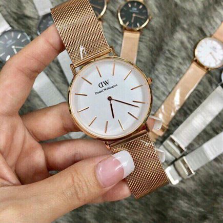 Đồng Hồ DW Dây Lưới Khóa Từ: Biểu Tượng Của Sự Tối Giản Tinh Tế và Tiện Dụng