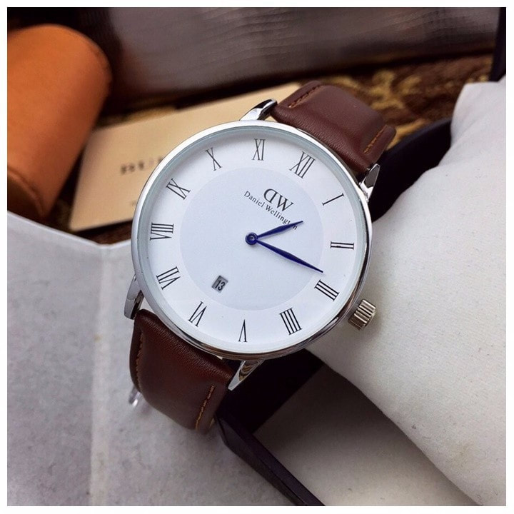 Đồng hồ Daniel Wellington số La Mã: Vẻ Đẹp Cổ Điển Vượt Thời Gian Đồng hồ Daniel Wellington số La Mã: Vẻ Đẹp Cổ Điển Vượt Thời Gian