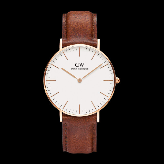 Đồng hồ Daniel Wellington DW00100006-0106DW Classic St Mawes 40mm với mặt số trắng ngà và dây da nâu