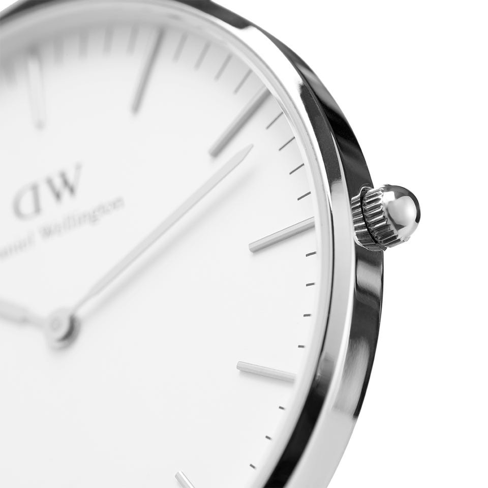 Cận cảnh mặt số đồng hồ DW Classic Sheffield với kim vàng hồng