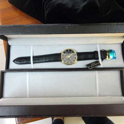 Hộp Đựng Đồng Hồ Daniel Wellington: Bảo Vệ Phong Cách, Nâng Tầm Giá Trị