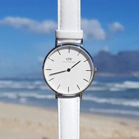 Mua Bán Dây Đeo Đồng Hồ DW Màu Trắng Chính Hãng: Hướng Dẫn Toàn Diện Cho Tín Đồ Daniel Wellington