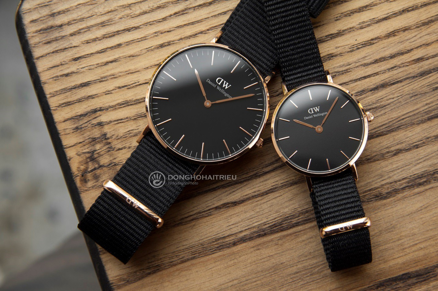 Đồng hồ cặp DW dây vải Nato giá rẻ, phong cách trẻ trung.