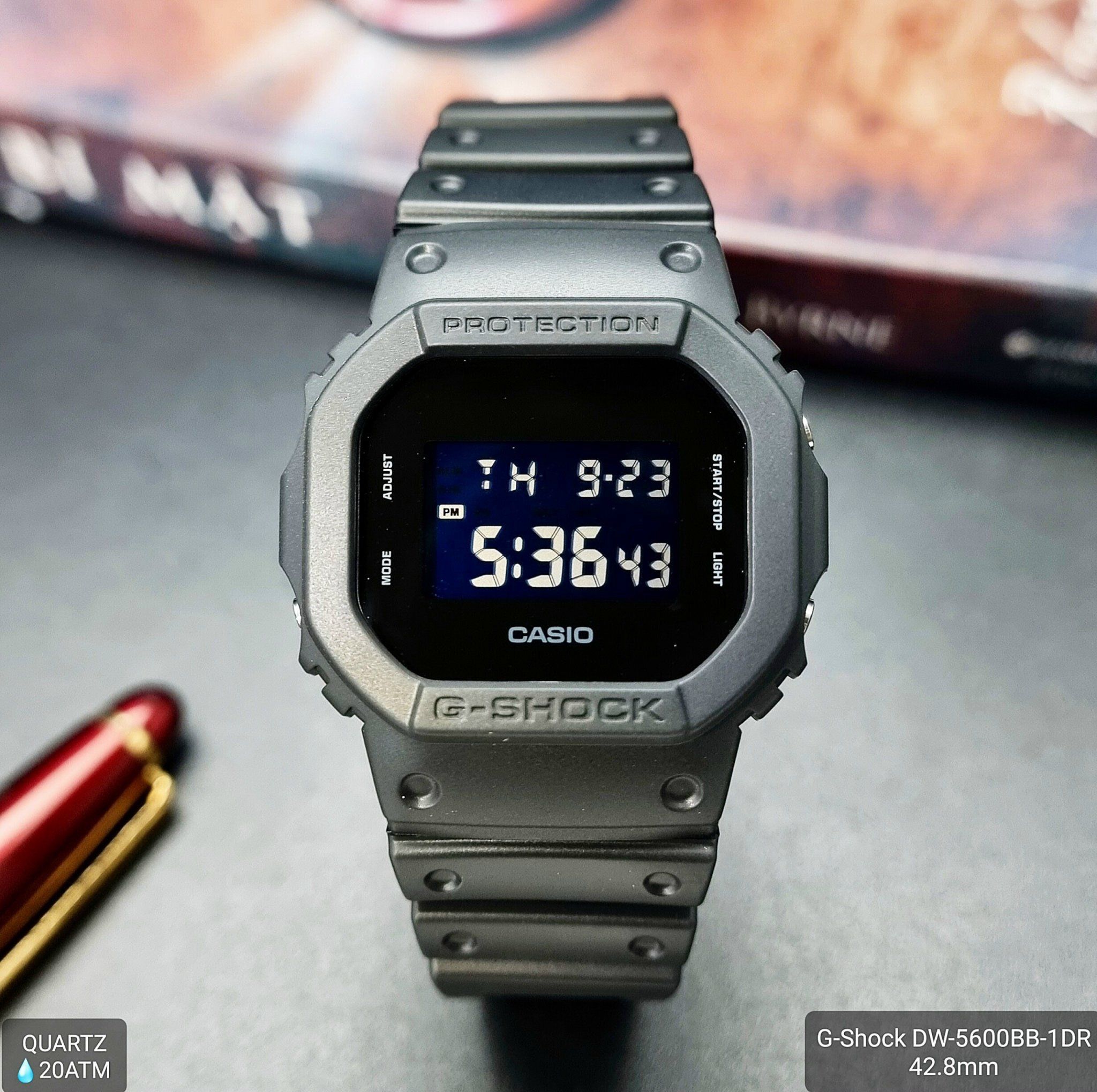 Trên Tay Đồng Hồ DW-5600BB: Biểu Tượng Phong Cách "Stealth" Đầy Mạnh Mẽ
