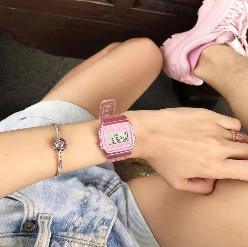 Thiết kế đồng hồ Casio nữ mặt vuông F-91WS-4 điện tử màu hồng nhẹ nhàng