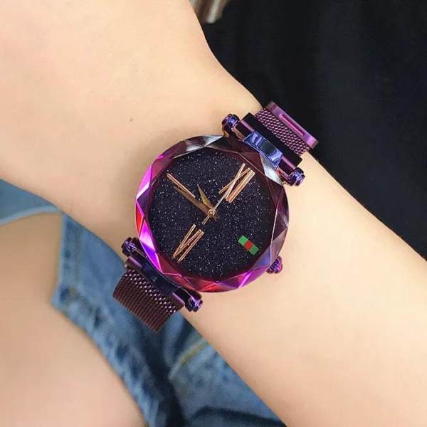 Đồng hồ Gucci nữ dây nam châm mặt số La Mã, biểu tượng thời trang