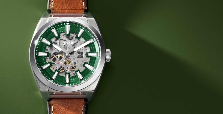 Đồng hồ cơ lộ máy Fossil Everett với mặt số hiển thị bộ máy tự động