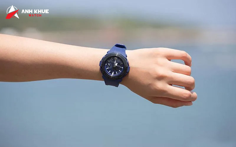 Đồng hồ thể thao Casio nữ Baby-G BGA-225G-2A đen xanh coban với thiết kế mặt biển gợn sóng cá tính.
