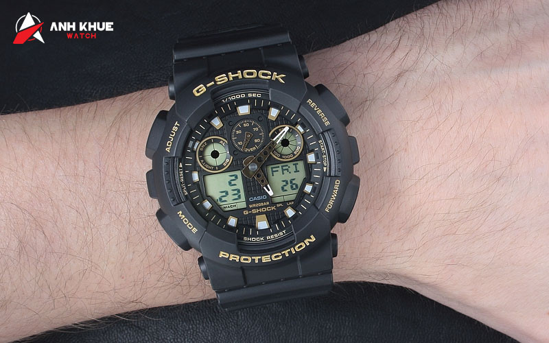 Thiết kế mặt đồng hồ G-Shock GA-100GBX-1A9 nổi bật với kim vàng