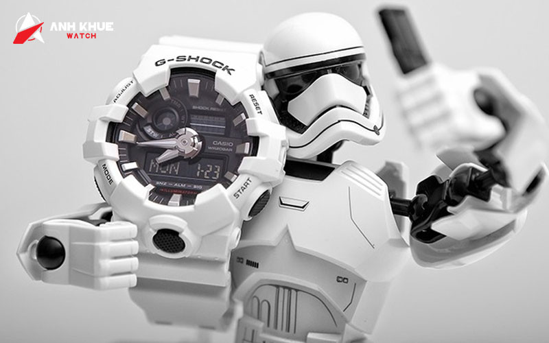 Đồng hồ G-Shock GA-700-7A trắng đen mạnh mẽ