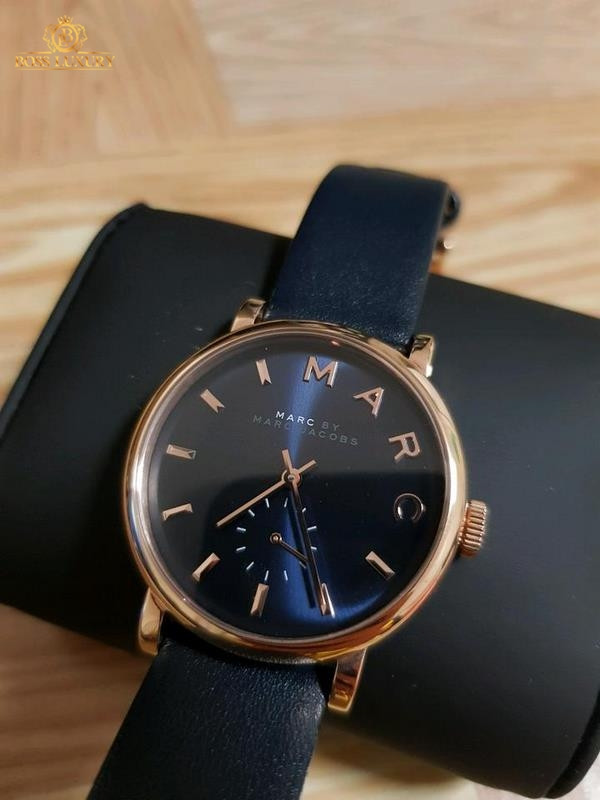 Đồng hồ Marc Jacobs MBM1331 dây da xanh dương đậm, thiết kế thanh lịch