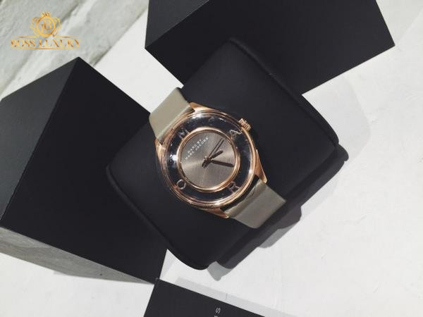 Đồng hồ Marc Jacobs MBM1375 dây da xám kết hợp kim loại vàng hồng