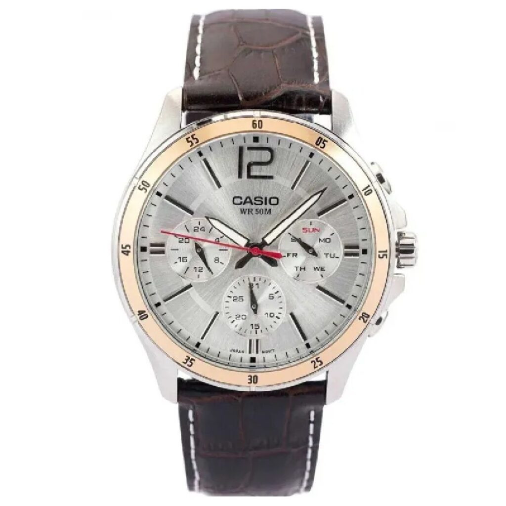 Đồng hồ Casio MTP-1374L-7AVDF với mặt số màu bạc và dây da nâu