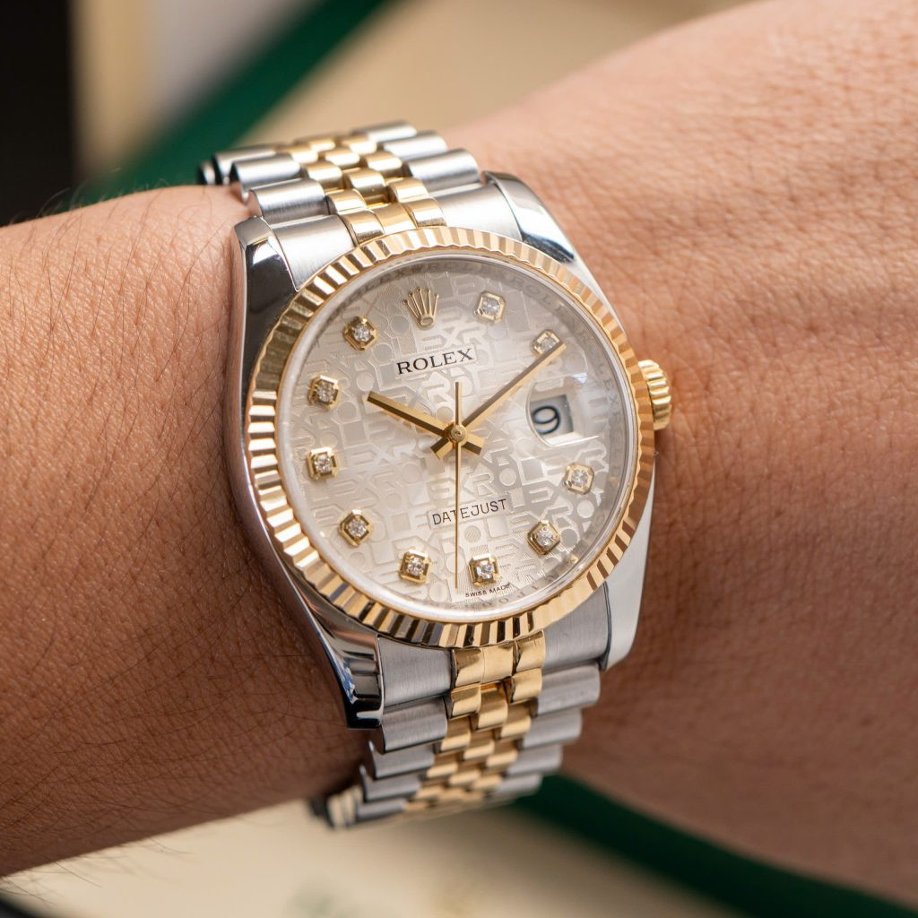 Giá đồng hồ Rolex Datejust 36 mặt số vi tính vàng champagne sang trọng