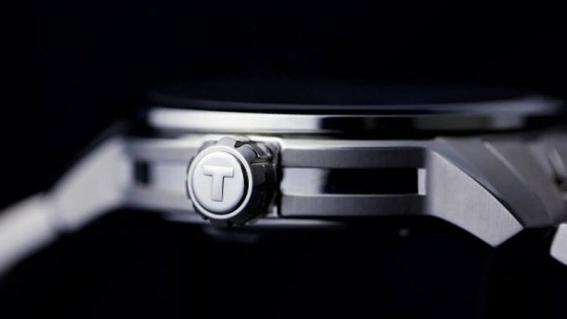Núm vặn đồng hồ Tissot được khắc logo chữ T sắc nét