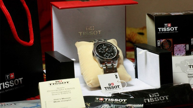 Hộp đựng và phụ kiện đồng hồ Tissot chính hãng được hoàn thiện tỉ mỉ