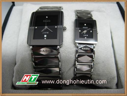 Đồng hồ Rado Jubile Swiss 071 trên cổ tay, thể hiện sự sang trọng và thiết kế tối giản.