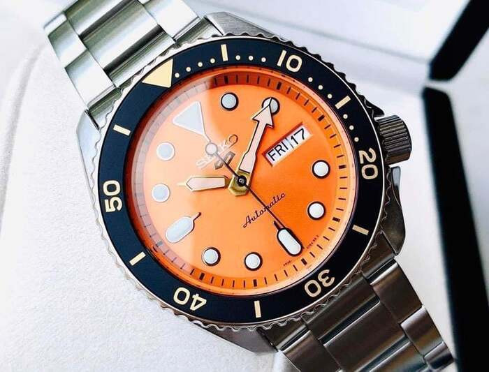 Đồng hồ nam Seiko 5 SRPD59K1S mặt số màu cam năng động