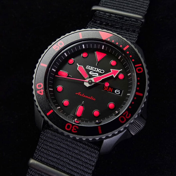 Đồng hồ nam Seiko 5 Sports SRPD83K1S màu xanh rêu độc đáo