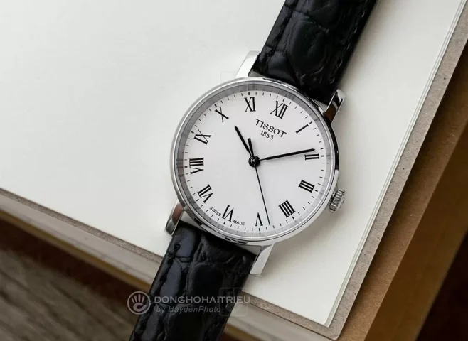 Đồng hồ Tissot nữ dây da trắng: Biểu tượng của sự thanh lịch và tinh tế