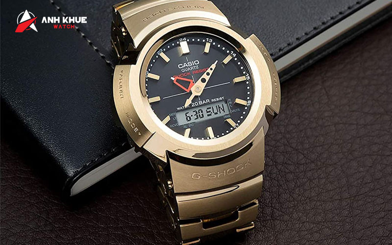 G-Shock nam dây kim loại AWM-500GD-9A mạ vàng nổi bật với kim giây đỏ