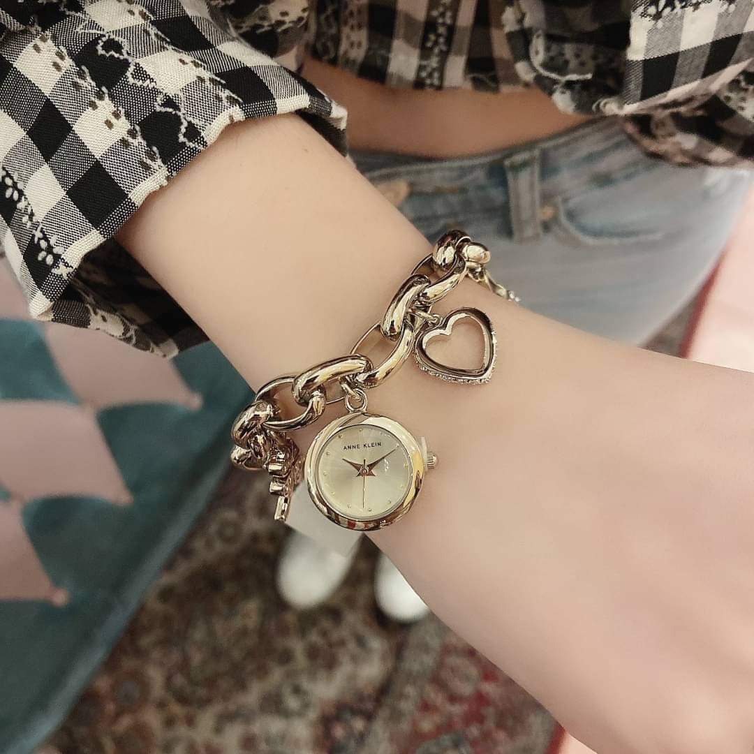Đồng Hồ Anne Klein Dạng Lắc: Biểu Tượng Thanh Lịch Cho Phái Nữ Hiện Đại