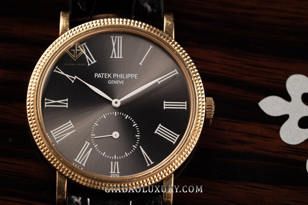 Đồng hồ Patek Philippe lịch vạn niên cổ điển Ref. 3940J-001