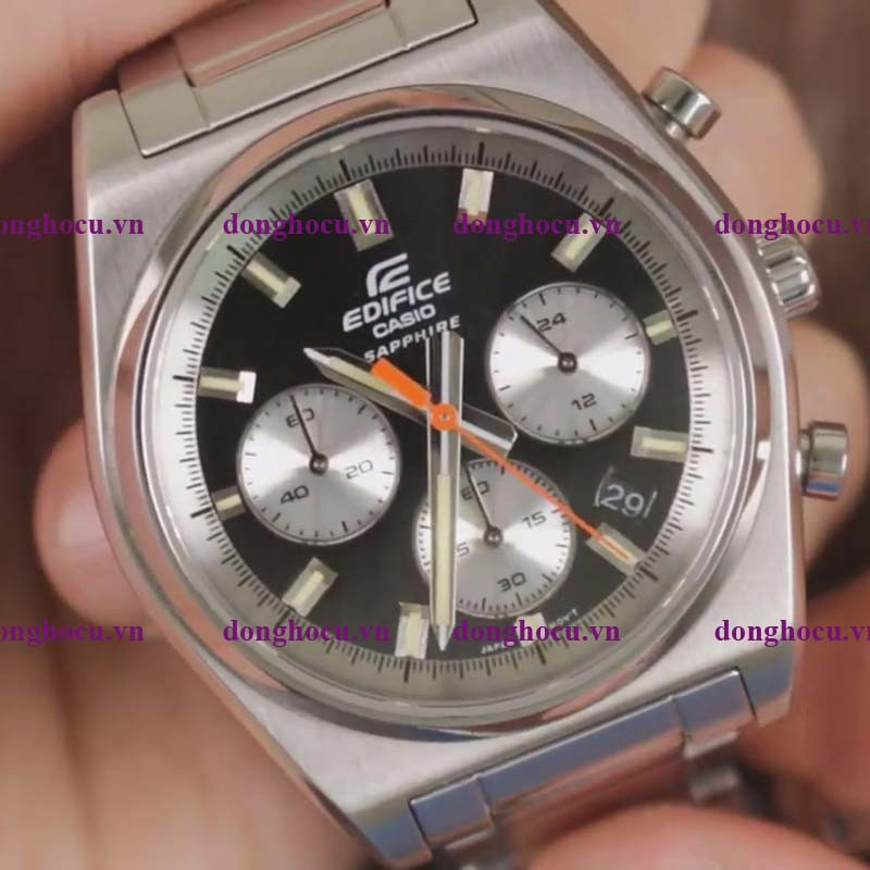 Đồng hồ Casio Edifice cũ EFB-730D với mặt số 3D và dây thép không gỉ.